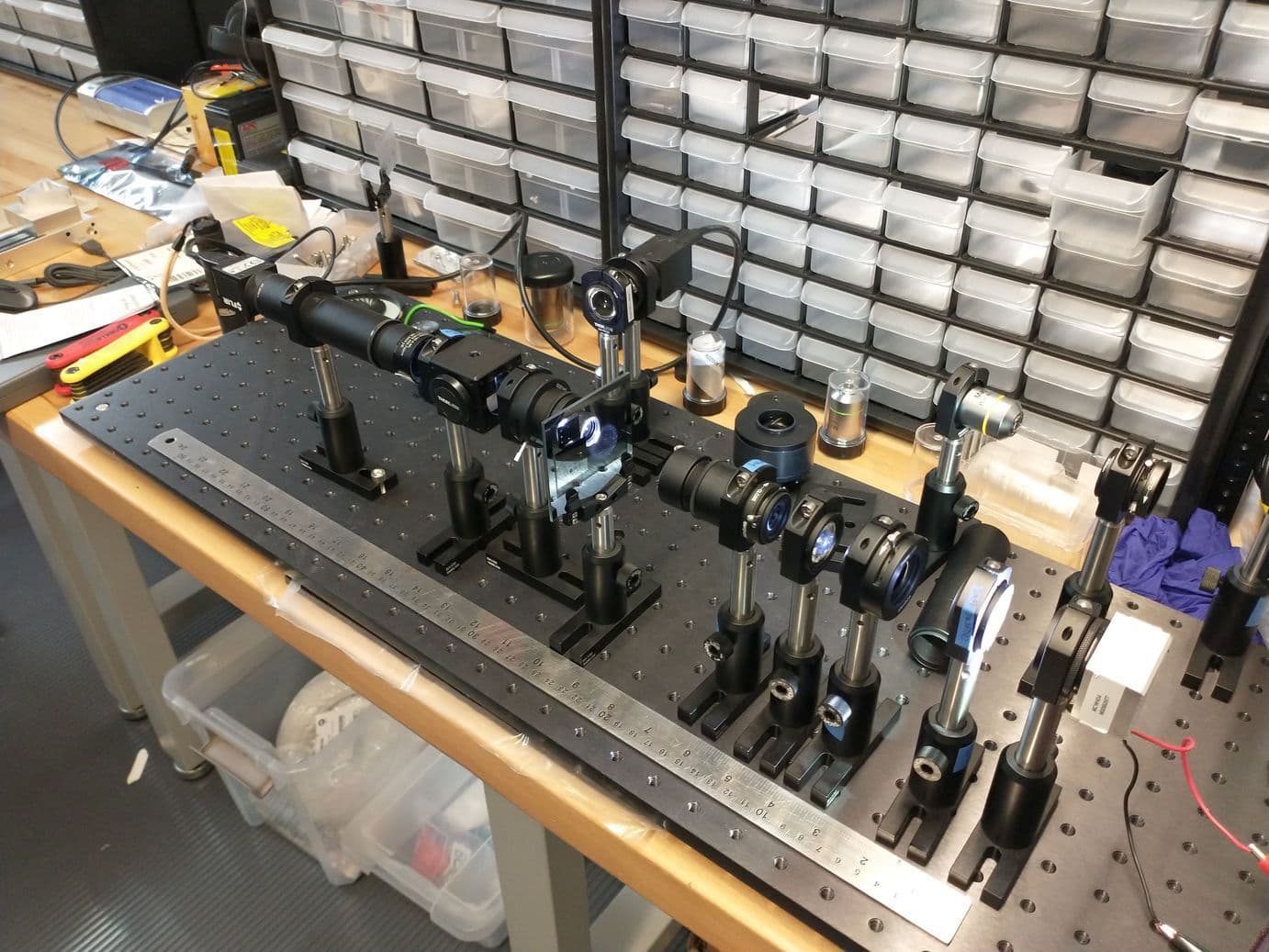 Optical breadboard with lenses